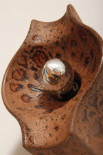 Brązowa cętkowana jednopunktowa nieduża ceramiczna lampa ścienna / kinkiet w stylu projektu Cari Zalloni dla Leola, Space Age, Niemcy, lata 70. - obrazek 3