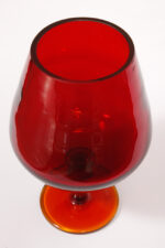 Szklany czerwony kielich/wazon, projekt Zbigniew Horbowy, Huta Szkła Gospodarczego "Sudety" w Szczytnej Śląskiej, Polska, lata 70. - obrazek 3