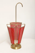 Mosiężny parasolnik/stojak na parasole w kolorze starego złota z bokami z blachy perforowanej lakierowanej na czerwono, Wagner Keller, Niemcy, lata 50/60. - obrazek 32