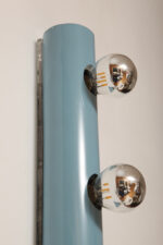 Smukła trzypunktowa aluminiowa cylindryczna niebieska lampa ścienna/kinkiet o pionowej, lub poziomej orientacji, Targetti, Włochy, lata 80. - obrazek 47