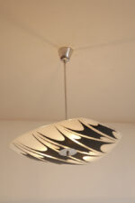 Asymetryczna mlecznobiało-czarna trzypunktowa szklana lampa sufitowa „Parasolka” malowana w geometryczne wzory, Kamenický Šenov, Czechosłowacja, lata 60. - obrazek 32