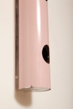 Smukła trzypunktowa aluminiowa cylindryczna różowa lampa ścienna/kinkiet o pionowej, lub poziomej orientacji, Targetti, Włochy, lata 80. - obrazek 51
