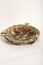 Duża zielono-brązowa fajansowa okrągła popielnica, Polskie Zjednoczone Fabryki Fajansu „Włocławek” we Włocławku, Polska, lata 1945-1955 - obrazek 4