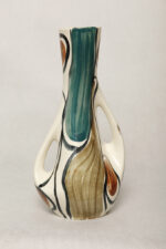 Fajansowy wazon ręcznie malowany podszkliwnie w pomarańczowe, zielone (morskie) i brązowe wzory, projekt Jan Sowiński, Włocławskie Zakłady Ceramiki Stołowej we Włocławku, wzór 284 z 1958 roku - obrazek 4