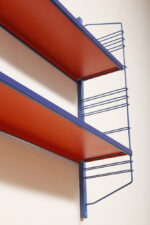 Modułowa szafka/regał na metalowej niebieskiej konstrukcji z dwoma metalowymi półkami z regulowaną wysokością, projekt Adriaan Dekker dla firmy Tomado, Holandia, lata 60. - obrazek 41