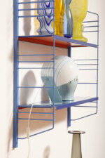 Modułowa szafka/regał na metalowej niebieskiej konstrukcji z dwoma metalowymi półkami z regulowaną wysokością, projekt Adriaan Dekker dla firmy Tomado, Holandia, lata 60. - obrazek 42
