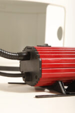 Jednopunktowa czerwono-czarna lampa biurkowa/nocna/lampa ścienna/kinkiet "Ciao 1170" z kloszem na ruchomym giętym ramieniu, projekt Ezio Didone dla firmy Arteluce, Włochy, lata 80. - obrazek 43