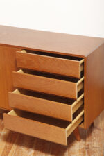 Dębowa szafka/komoda z czterema głębokimi szufladami po prawej stronie, TYP U 458, projekt Jiri Jiroutek dla Interier Praha, Czechosłowacja, lata 60. - obrazek 44