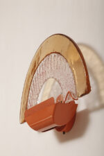 Duża dwupunktowa łososiowa lampa ścienna/kinkiet ze szklanym ręcznie formowanym fakturowym masywnym pomarańczowo-różowym kloszem, styl Art Deco, Włochy, lata 70. - obrazek 50