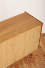 Dębowa szafka/komoda z czterema głębokimi szufladami z czarnobiałymi frontami, TYP U 458, projekt Jiri Jiroutek dla Interier Praha, Czechosłowacja, lata 60. - obrazek 49