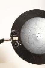 Metalowa dwupunktową lampa biurkowa "President" z ramieniem z litego palisandrowego drewna i czarnym kloszem, projekt Luis Pérez de la Oliva dla Fase, Hiszpania, lata 70. - obrazek 50