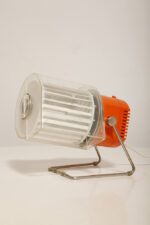 Biało pomarańczowy nieduży dwubiegowy wentylator biurkowy/biurowy z tworzywa sztucznego z ruchomą głowicą i przeźroczystym ruchomym kołnierzem, TYP QLII 7020.7, Niemiecka Republika Demokratyczna, lata 70. - obrazek 5