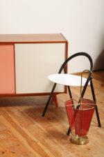 Dębowa szafka/komoda z parą przesuwanych drzwi ze sklejki lakierowanych na różowy i jasno kremowy kolor, TYP U 450, projekt Jiri Jiroutek dla Interier Praha, Czechosłowacja, wzór z 1958 roku - obrazek 5