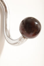 Duży metalowy wieszak/garderoba ścienna na chromowanej rurowej masywnej konstrukcji z trzema hakami zakończonymi bukowymi ręcznie toczonymi kulami, dymionym pionowym lustrem i uchwytem na parasole, Bauhaus, Niemcy, lata 30. XX wieku - obrazek 51