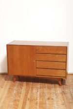 Dębowa szafka/komoda z czterema głębokimi szufladami po prawej stronie, TYP U 458, projekt Jiri Jiroutek dla Interier Praha, Czechosłowacja, lata 60. - obrazek 52