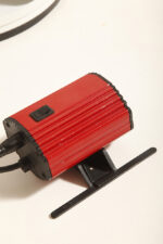 Jednopunktowa czerwono-czarna lampa biurkowa/nocna/lampa ścienna/kinkiet "Ciao 1170" z kloszem na ruchomym giętym ramieniu, projekt Ezio Didone dla firmy Arteluce, Włochy, lata 80. - obrazek 53