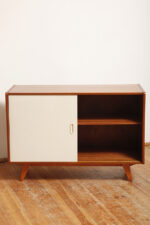 Dębowa szafka/komoda z parą przesuwanych drzwi ze sklejki lakierowanych na różowy i jasno kremowy kolor, TYP U 450, projekt Jiri Jiroutek dla Interier Praha, Czechosłowacja, wzór z 1958 roku - obrazek 53