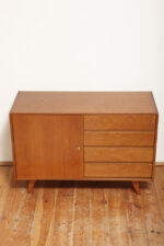 Dębowa szafka/komoda z czterema głębokimi szufladami po prawej stronie, TYP U 458, projekt Jiri Jiroutek dla Interier Praha, Czechosłowacja, lata 60. - obrazek 54