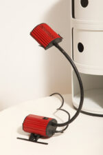 Jednopunktowa czerwono-czarna lampa biurkowa/nocna/lampa ścienna/kinkiet "Ciao 1170" z kloszem na ruchomym giętym ramieniu, projekt Ezio Didone dla firmy Arteluce, Włochy, lata 80. - obrazek 6