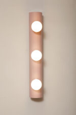 Smukła trzypunktowa aluminiowa cylindryczna różowa lampa ścienna/kinkiet o pionowej, lub poziomej orientacji, Targetti, Włochy, lata 80. - obrazek 10