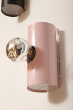 Mała jednopunktowa aluminiowa cylindryczna różowa lampa ścienna/kinkiet o pionowej, lub poziomej orientacji, Targetti, Włochy, lata 80. - obrazek 13