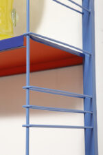 Modułowa szafka/regał na metalowej niebieskiej konstrukcji z dwoma metalowymi półkami z regulowaną wysokością, projekt Adriaan Dekker dla firmy Tomado, Holandia, lata 60. - obrazek 77