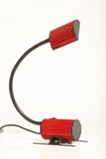 Jednopunktowa czerwono-czarna lampa biurkowa/nocna/lampa ścienna/kinkiet "Ciao 1170" z kloszem na ruchomym giętym ramieniu, projekt Ezio Didone dla firmy Arteluce, Włochy, lata 80. - obrazek 8