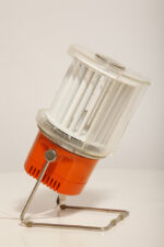 Biało pomarańczowy nieduży dwubiegowy wentylator biurkowy/biurowy z tworzywa sztucznego z ruchomą głowicą i przeźroczystym ruchomym kołnierzem, TYP QLII 7020.7, Niemiecka Republika Demokratyczna, lata 70. - obrazek 8