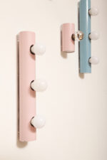 Smukła trzypunktowa aluminiowa cylindryczna niebieska lampa ścienna/kinkiet o pionowej, lub poziomej orientacji, Targetti, Włochy, lata 80. - obrazek 23