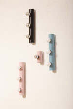 Smukła trzypunktowa aluminiowa cylindryczna niebieska lampa ścienna/kinkiet o pionowej, lub poziomej orientacji, Targetti, Włochy, lata 80. - obrazek 25