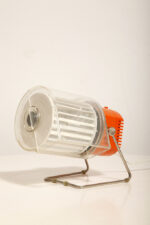 Biało pomarańczowy nieduży dwubiegowy wentylator biurkowy/biurowy z tworzywa sztucznego z ruchomą głowicą i przeźroczystym ruchomym kołnierzem, TYP QLII 7020.7, Niemiecka Republika Demokratyczna, lata 70. - obrazek 10
