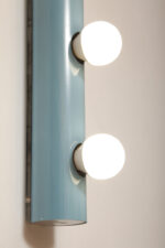 Smukła trzypunktowa aluminiowa cylindryczna niebieska lampa ścienna/kinkiet o pionowej, lub poziomej orientacji, Targetti, Włochy, lata 80. - obrazek 18