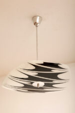 Asymetryczna mlecznobiało-czarna trzypunktowa szklana lampa sufitowa „Parasolka” malowana w geometryczne wzory, Kamenický Šenov, Czechosłowacja, lata 60. - obrazek 11