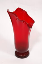 Szklany czerwony wazon "Chusta", projekt Zbigniew Horbowy, Huta Szkła Gospodarczego "Sudety" w Szczytnej Śląskiej, Polska, lata 70. - obrazek 9