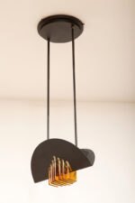 Czarna matowa stalowa jednopunktowa lampa sufitowa z siedmioma półprzeźroczystym ręcznie formowanymi miodowymi plastrami ze szkła Murano, AV Mazzega, Włochy, lata 80. - obrazek 8