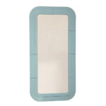Prostokątne lustro ścienne osadzone w modułowej niebieskiej lekkiej ramie z tworzywa z zaokrąglonymi rogami, Anna Castelli Ferrieri, firma Kartell, Włochy, lata 60.