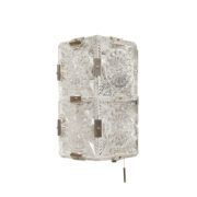 Szklana jednopunktowa lampa ścienna/kinkiet złożony z powtarzalnych fakturowych kwadratowych kafli spiętych metalowymi klamrami, Kamenicky Šenov, Czechosłowacja, lata 60.