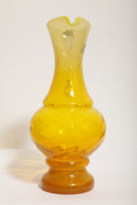 Duży szklany dzbanek "Verona" w różnych odcieniach żółtego z przezroczytym uchem, projekt Ludwik Fiedorowicz, Huta Szkła Gospodarczego "Ząbkowice" w Dąbrowie Górniczej, Polska, wzór z 1982 roku - obrazek 11