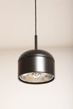 Nieduża jednopunktowa lampa wisząca/sufitowa z czarnym satynowym kloszem z tworzywa i metalowym srebrnym odbłyśnikiem, projekt Arnold Berges dla Staff Leuchten, Model 5518/19/38, Niemcy, lata 70. - obrazek 12