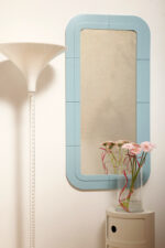 Prostokątne lustro ścienne osadzone w modułowej niebieskiej lekkiej ramie z tworzywa z zaokrąglonymi rogami, Anna Castelli Ferrieri, firma Kartell, Włochy, lata 60. - obrazek 21