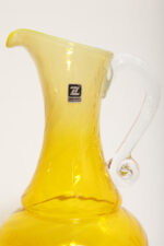 Duży szklany dzbanek "Verona" w różnych odcieniach żółtego z przezroczytym uchem, projekt Ludwik Fiedorowicz, Huta Szkła Gospodarczego "Ząbkowice" w Dąbrowie Górniczej, Polska, wzór z 1982 roku - obrazek 13