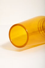 Średniej wielkości (27 cm) żółty symetryczny ręcznie formowany wazon ze szkła sodowego barwionego w masie, projekt (przypisywany) Lucyna Pijaczewska, Huta Szkła Artystycznego ''Barbara'' w Polanicy Zdrój, Polska, lata 70. - obrazek 18