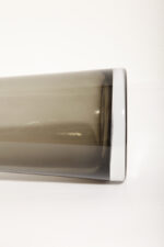 Cylindryczny ręcznie formowany smukły i wysoki (40 cm) wazon z dymionego szkła w szarym kolorze z wlewem w kształcie ronda kapelusza, IKEA, Szwecja, lata 90 - obrazek 15