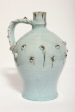 Ceramiczny pękaty dzbanek/amfora/bukłak (21,5 cm) w morskim/jasnoniebieskim kolorze z uchem i wypustkami, Niemcy, lata 60. - obrazek 17
