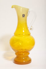Duży szklany dzbanek "Verona" w różnych odcieniach żółtego z przezroczytym uchem, projekt Ludwik Fiedorowicz, Huta Szkła Gospodarczego "Ząbkowice" w Dąbrowie Górniczej, Polska, wzór z 1982 roku - obrazek 2