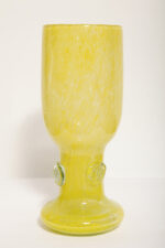 Duży cytrynowy szklany wazon/kielich z przeźroczystymi "guzikami", projekt Czesław Hajnysz, Spółdzielnia Pracy Przemysłu Ludowego i Artystycznego Kamionka w Łysej Górze, Polska, lata 70. - obrazek 2