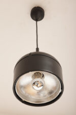 Nieduża jednopunktowa lampa wisząca/sufitowa z czarnym satynowym kloszem z tworzywa i metalowym srebrnym odbłyśnikiem, projekt Arnold Berges dla Staff Leuchten, Model 5518/19/38, Niemcy, lata 70. - obrazek 21