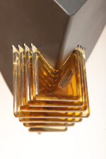 Czarna matowa stalowa jednopunktowa lampa sufitowa z siedmioma półprzeźroczystym ręcznie formowanymi miodowymi plastrami ze szkła Murano, AV Mazzega, Włochy, lata 80. - obrazek 36