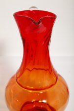 Duży szklany pomarańczowo-czerwony dzbanek "Verona" z przezroczystym uchem, projekt Ludwik Fiedorowicz, Huta Szkła Gospodarczego "Ząbkowice" w Dąbrowie Górniczej, Polska, wzór z 1982 roku - obrazek 22