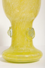 Duży cytrynowy szklany wazon/kielich z przeźroczystymi "guzikami", projekt Czesław Hajnysz, Spółdzielnia Pracy Przemysłu Ludowego i Artystycznego Kamionka w Łysej Górze, Polska, lata 70. - obrazek 22